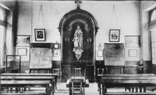 Photo historique de l'école des Frères de Tournai.